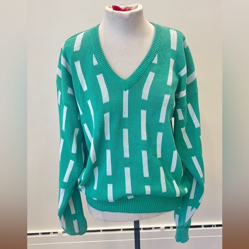 Vintage Made in Hong Kong Women’s sweater | Size M | 100% cotton | v-neck shirt